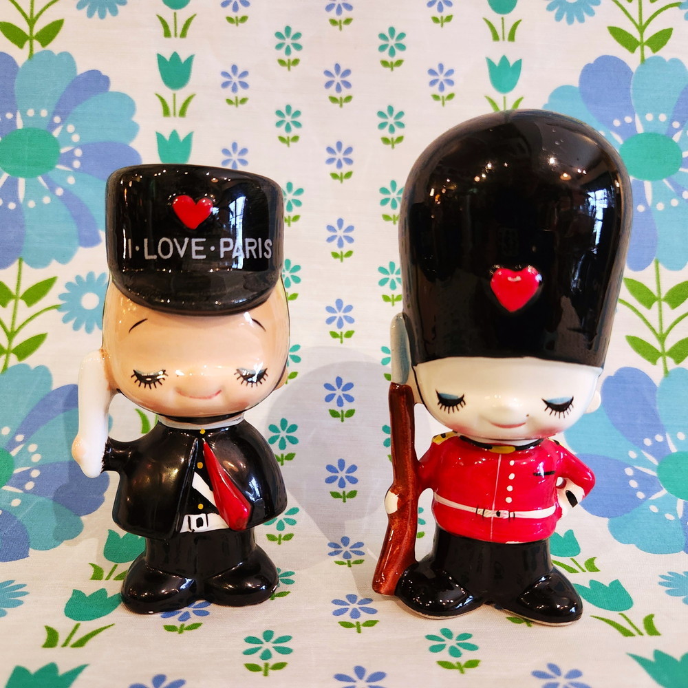 昭和レトロポップ 内藤ルネ パリのおまわりさん＆バッキンガムの近衛兵