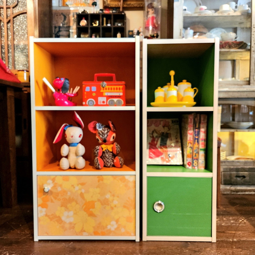 昭和レトロポップ グリーンの扉付きカラーボックス（収納棚） - [Sold