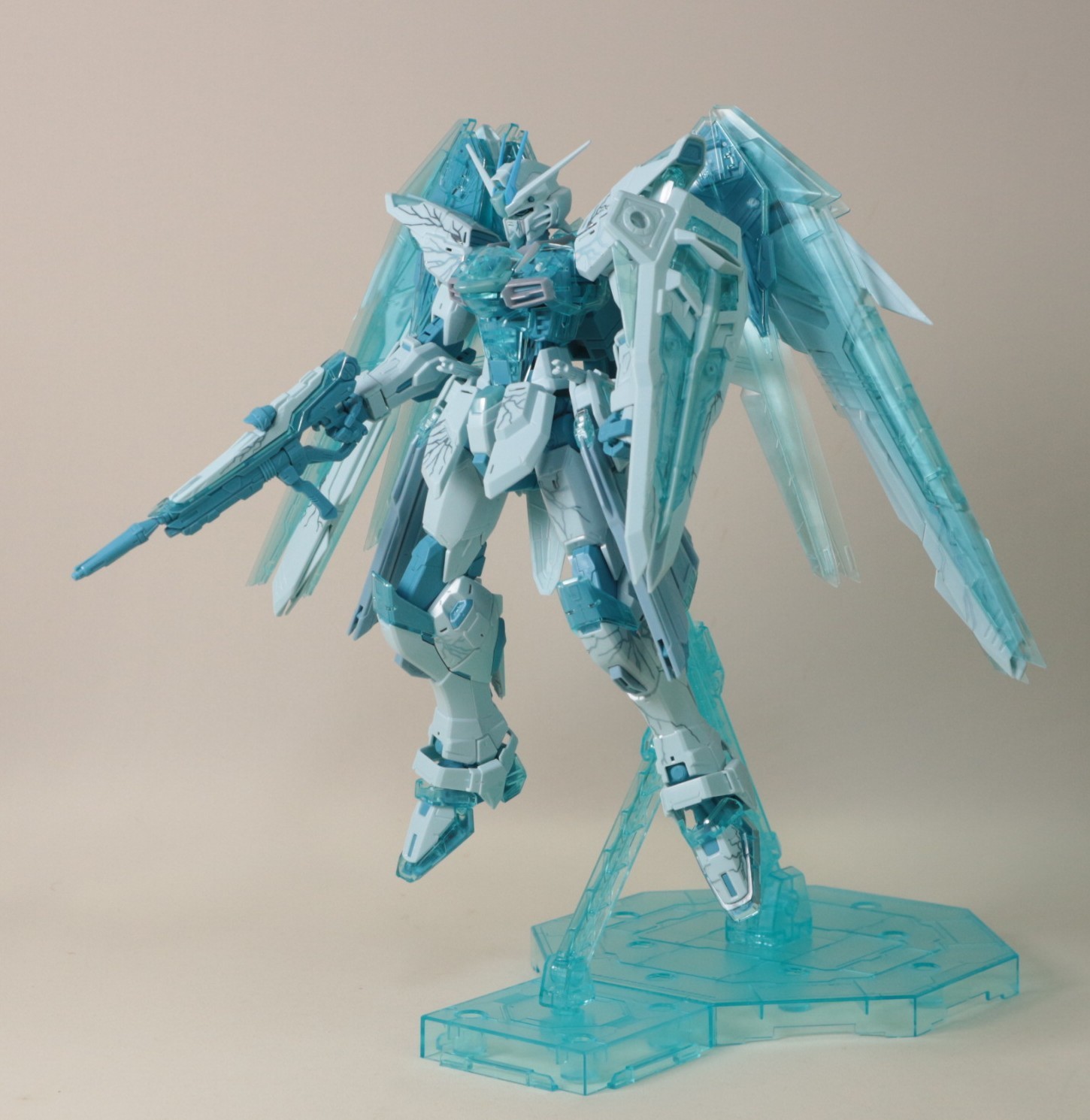 MG 1/100 フリーダムガンダムVer.2.0[CROSS CONTRAST COLORS/CLEAR