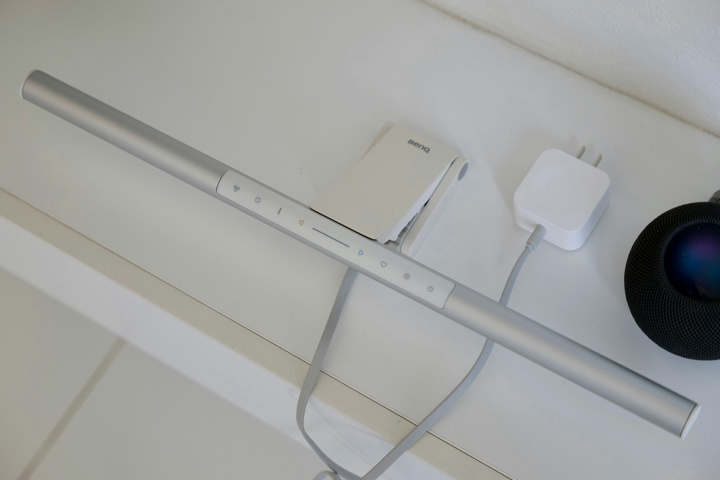 BenQ、日本発売が決まった最新仕様でシルバーもある第3世代のモニター