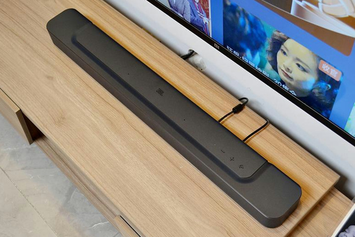 JBL BAR 300』レビューチェック ～ネットワーク関連も高く評価される