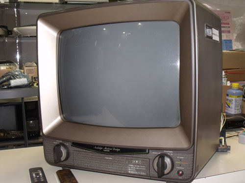 ◇1988年製東芝ブラウン管カラーテレビレトロスタイル 18RF1 の修復
