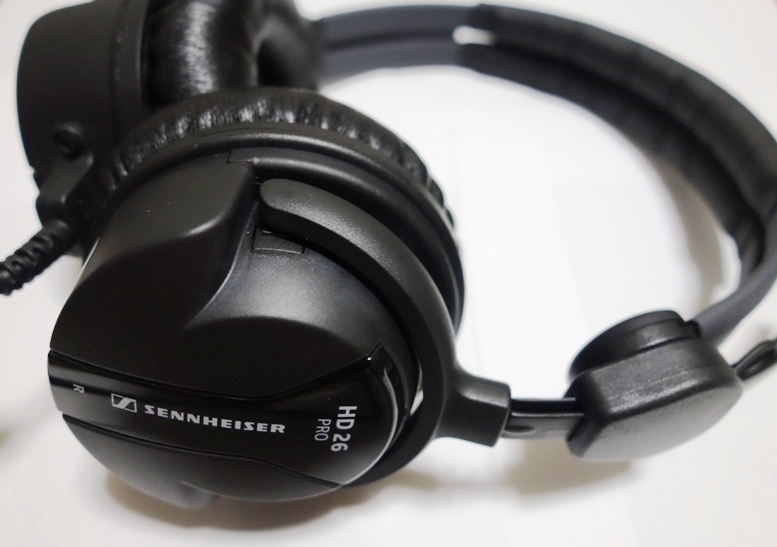 iPodで使うイヤホンとかヘッドホンのblog： SENNHEISER HD26Proのレビュー
