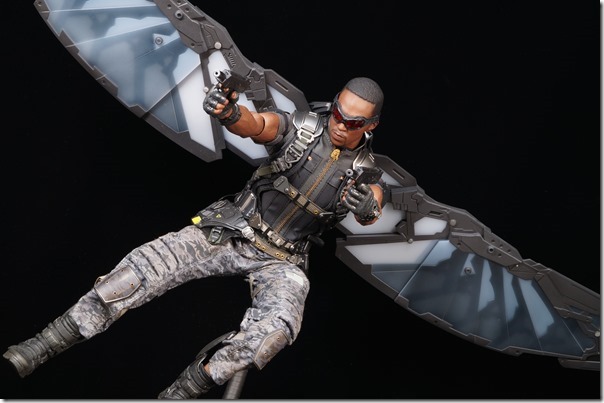 ホットトイズ キャプテンアメリカ ウィンターソルジャー ファルコン