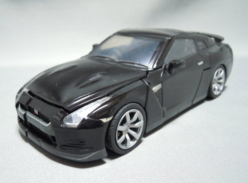 玩具レビュー A-01 NISSAN GT-R コンボイ スーパーブラック - 金の