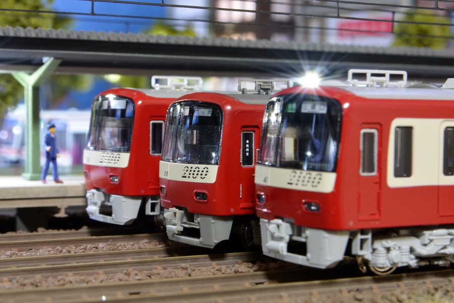 KATO 京急2100形入線!! - N京急2100