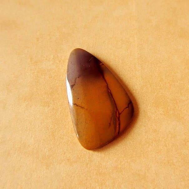 ムーカイト 動物たちのための石 34mm/ルース・カボション - 天然石