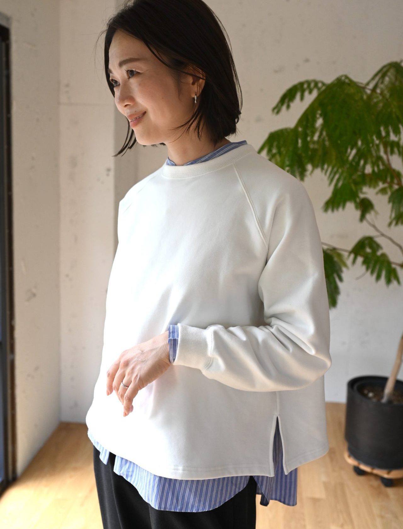 ハリ感素材のきれいめプルオーバー – OURHOME OURHOME ハリ感素材の