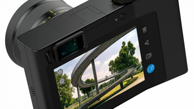 Lightroom CC 内蔵 Zeiss ZX1 光学技術採用のフルサイズコンパクト