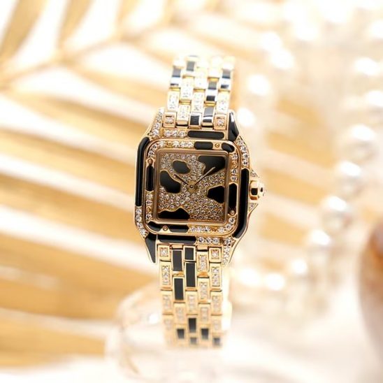 真夏の日差しに負けない輝き【カルティエ パンテール コレクション