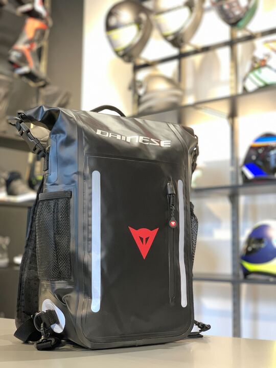 雨の日のお出かけはこれで決まり！『EXPLORER WP BACKPACK 15L』のご紹介