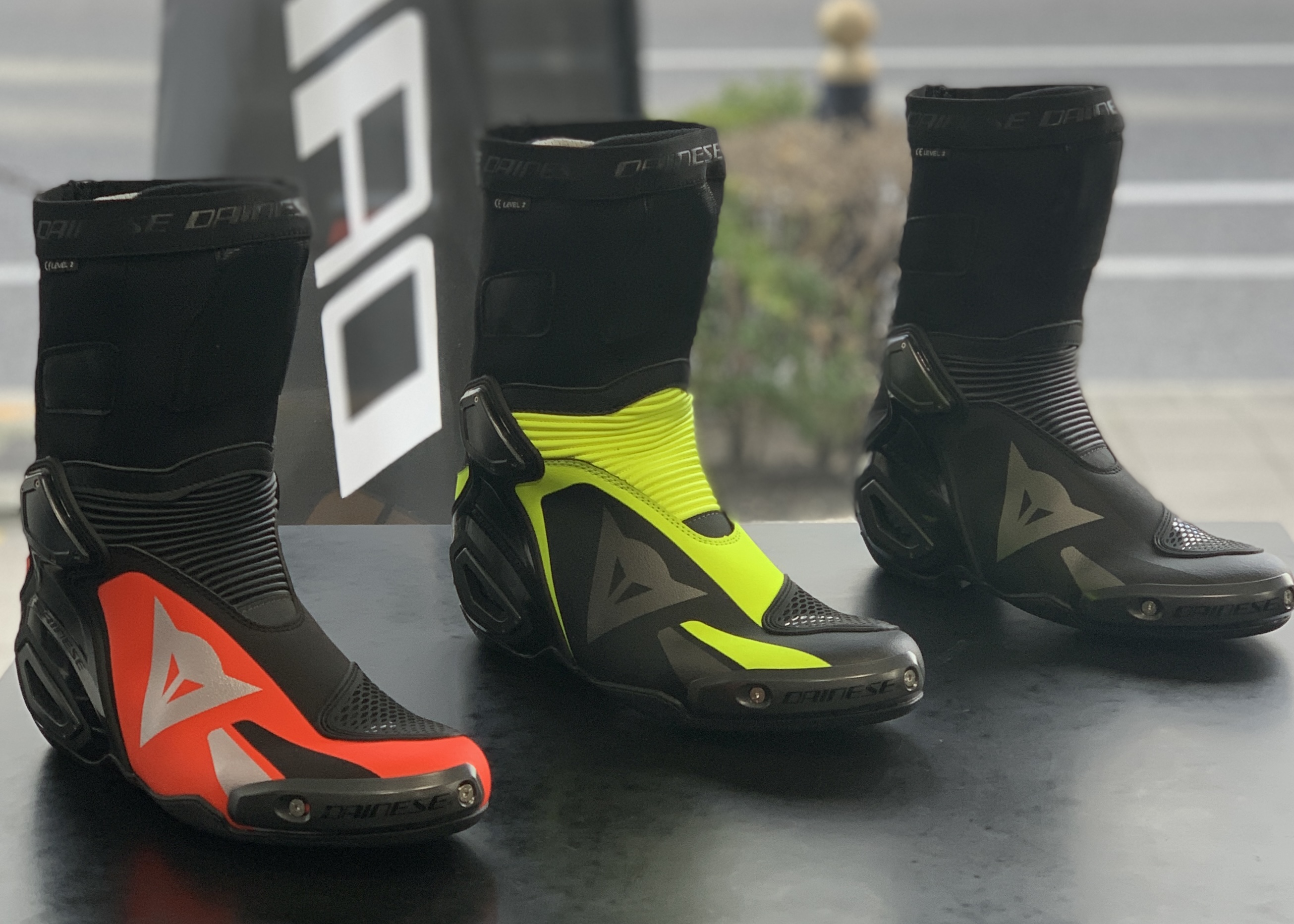 DAINESEのトップクラスのレーシングブーツがさらなる進化を遂げて新た