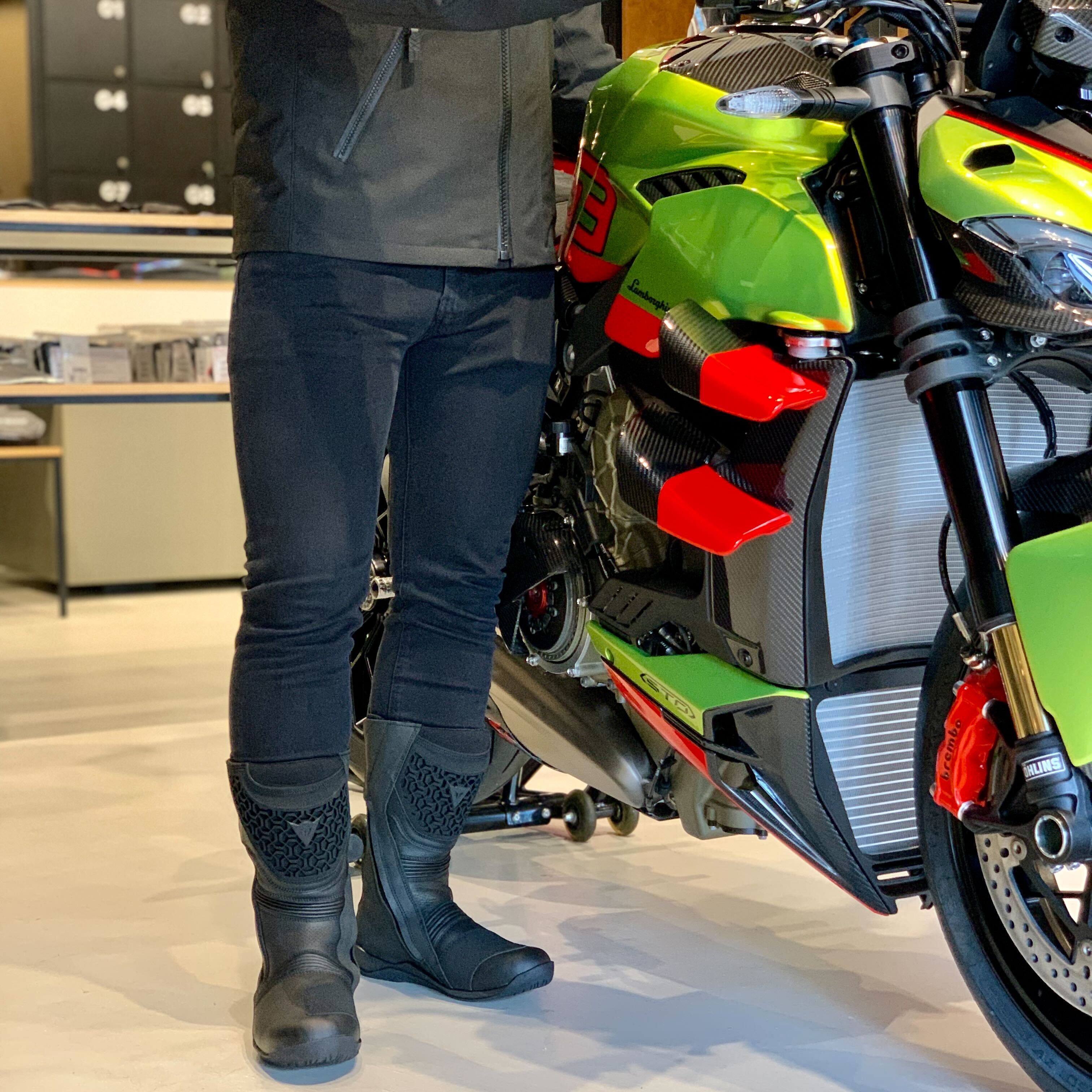 新作のGORE-TEXブーツをご紹介