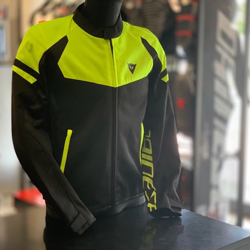 夏オススメアイテムのご紹介(メッシュジャケット編)