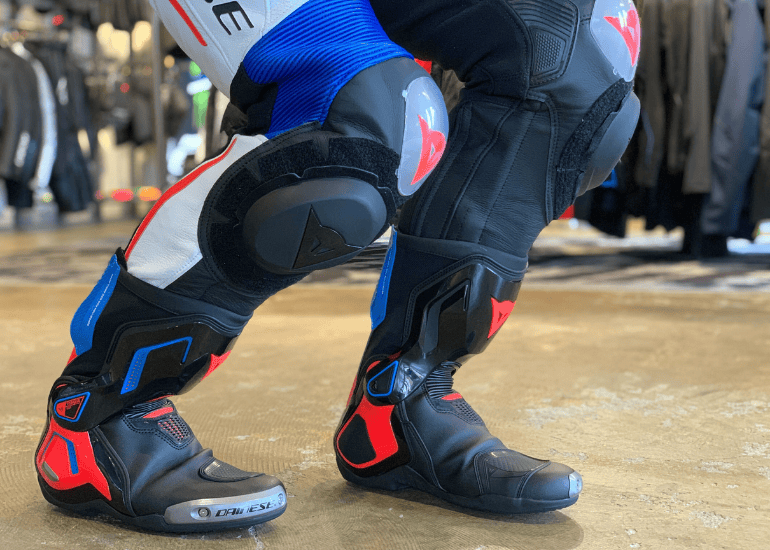 ダイネーゼ】ブーツの種類とサイズ感は？写真入りで解説。OUTタイプ編