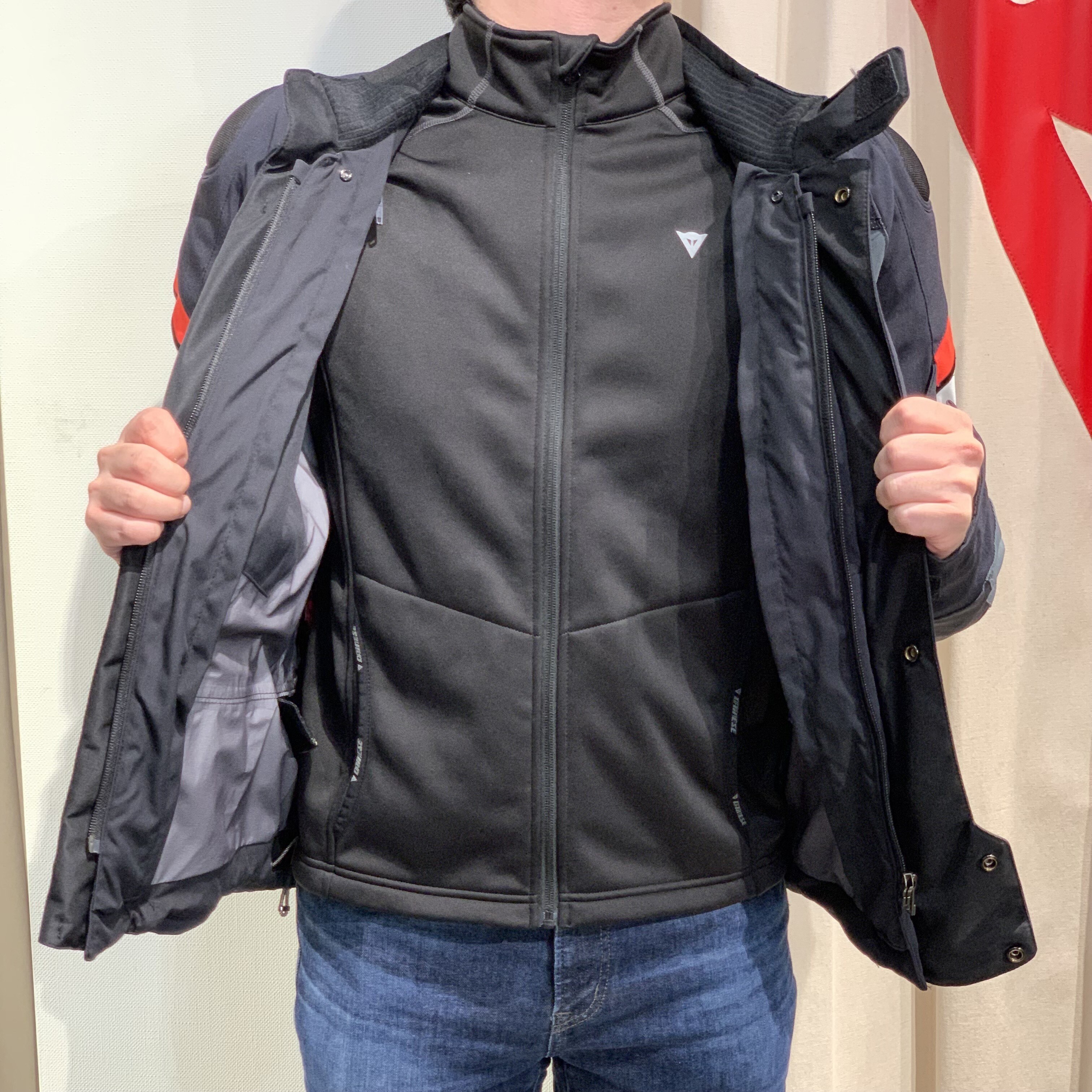 冬ツーリングを乗り越えるのに最適なミドルレイヤーのご紹介