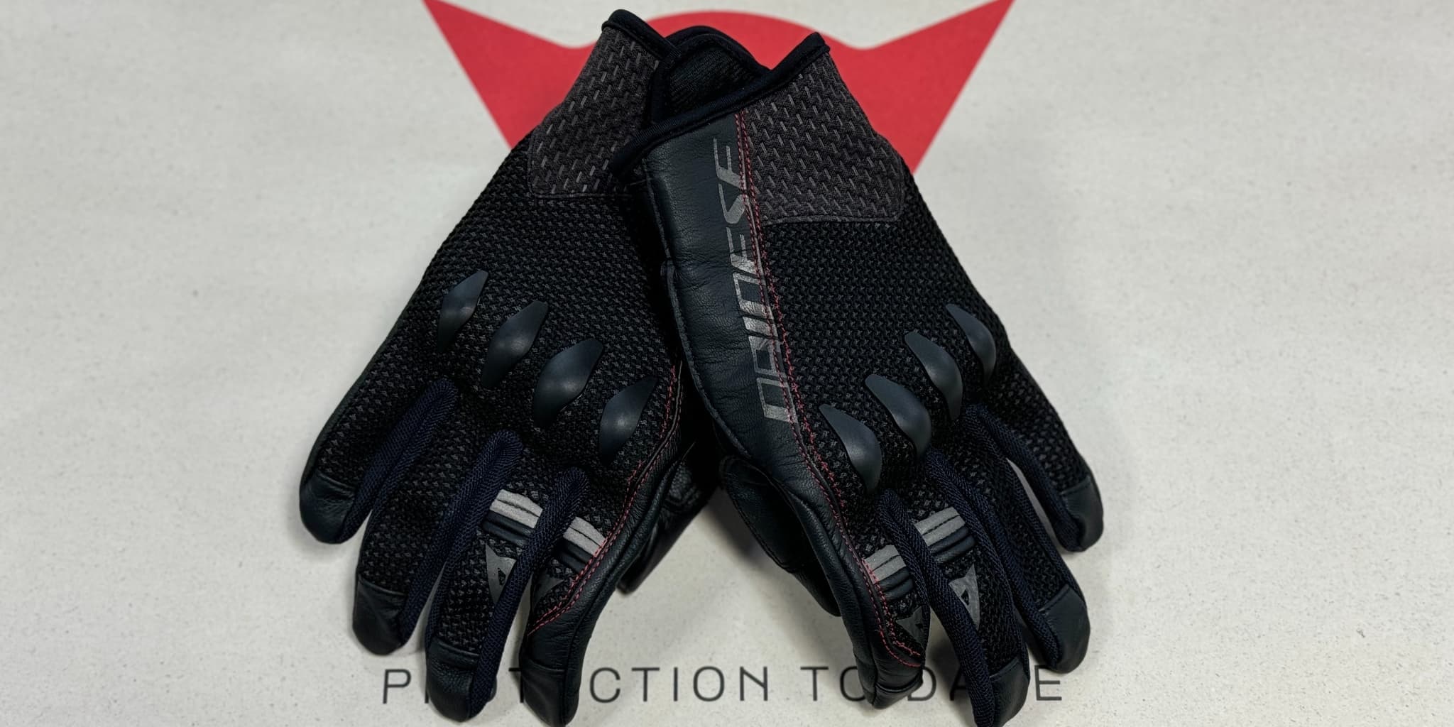 KARAKUM ERGO-TEK GLOVESの1年レビュー