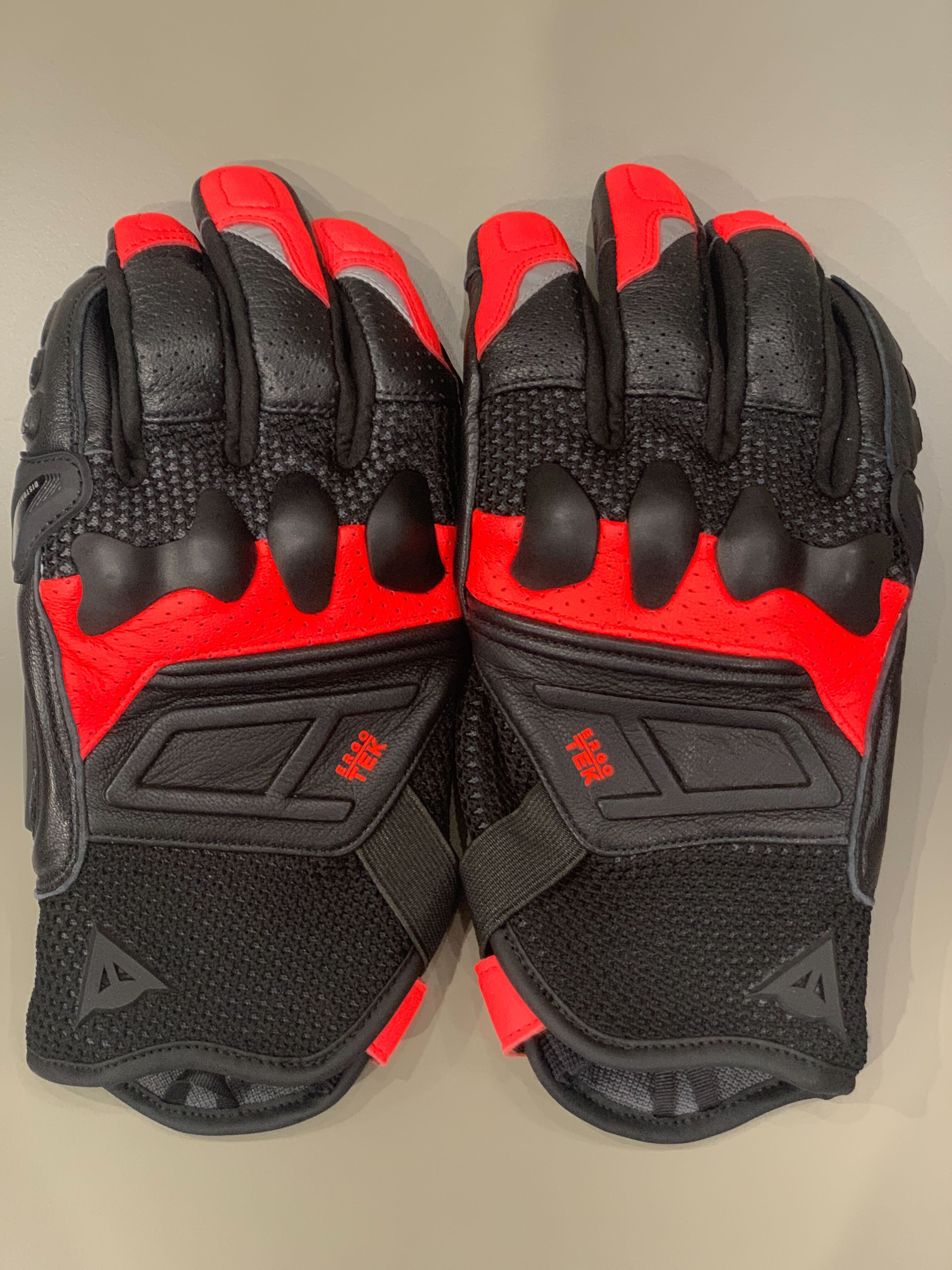 人気のレザーグローブがモデルチェンジして登場