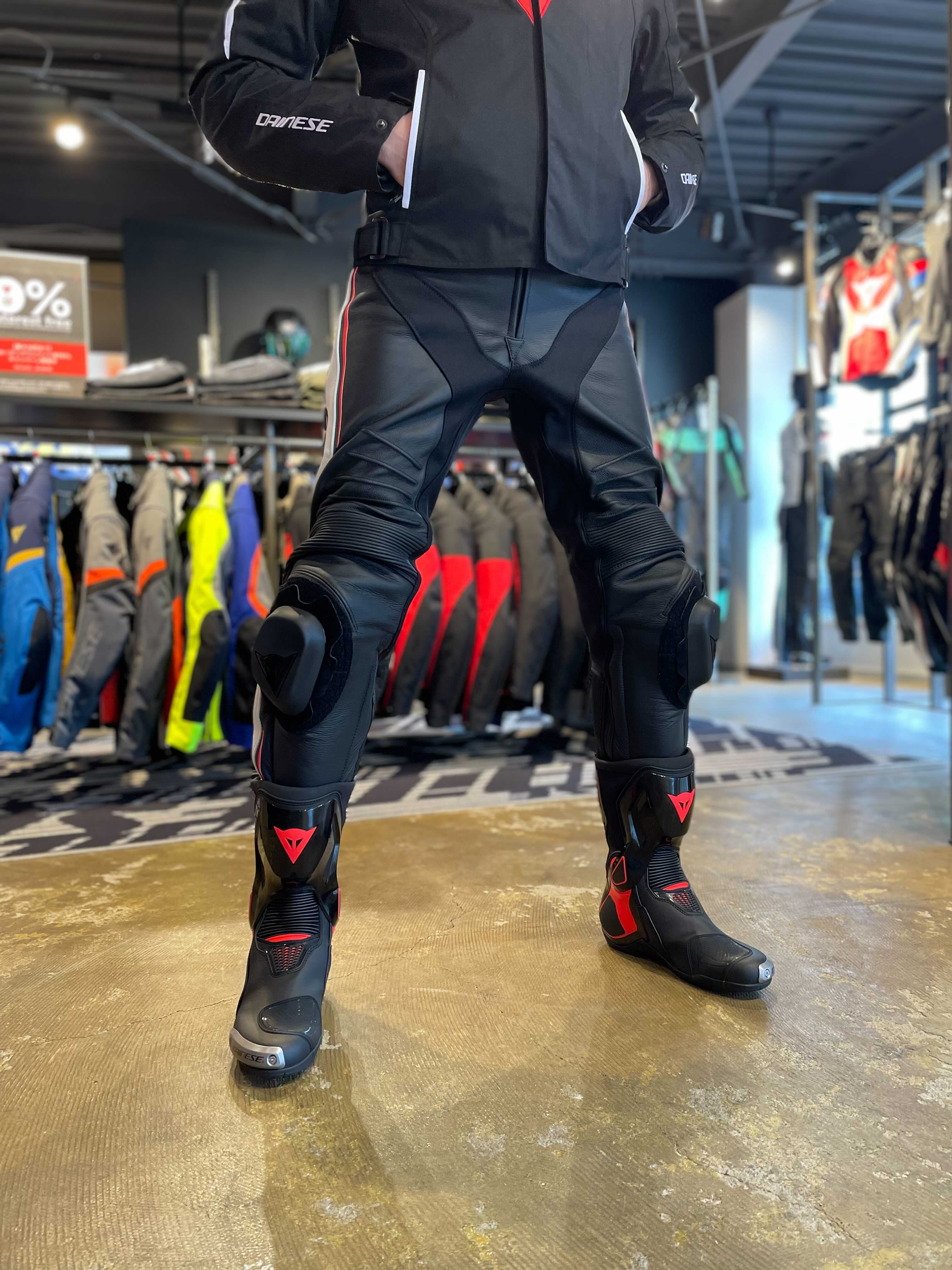 今一番お勧めなレザーパンツをご紹介致します！