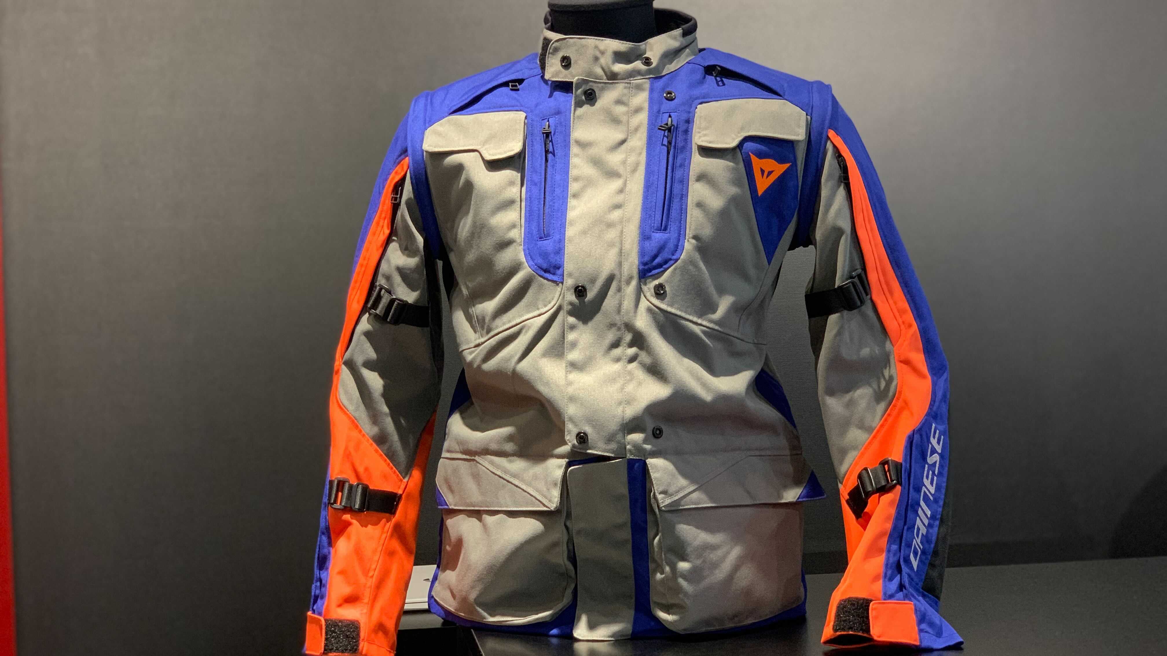 今までに無い装備を持った、これからのシーズン活躍する新作ジャケット