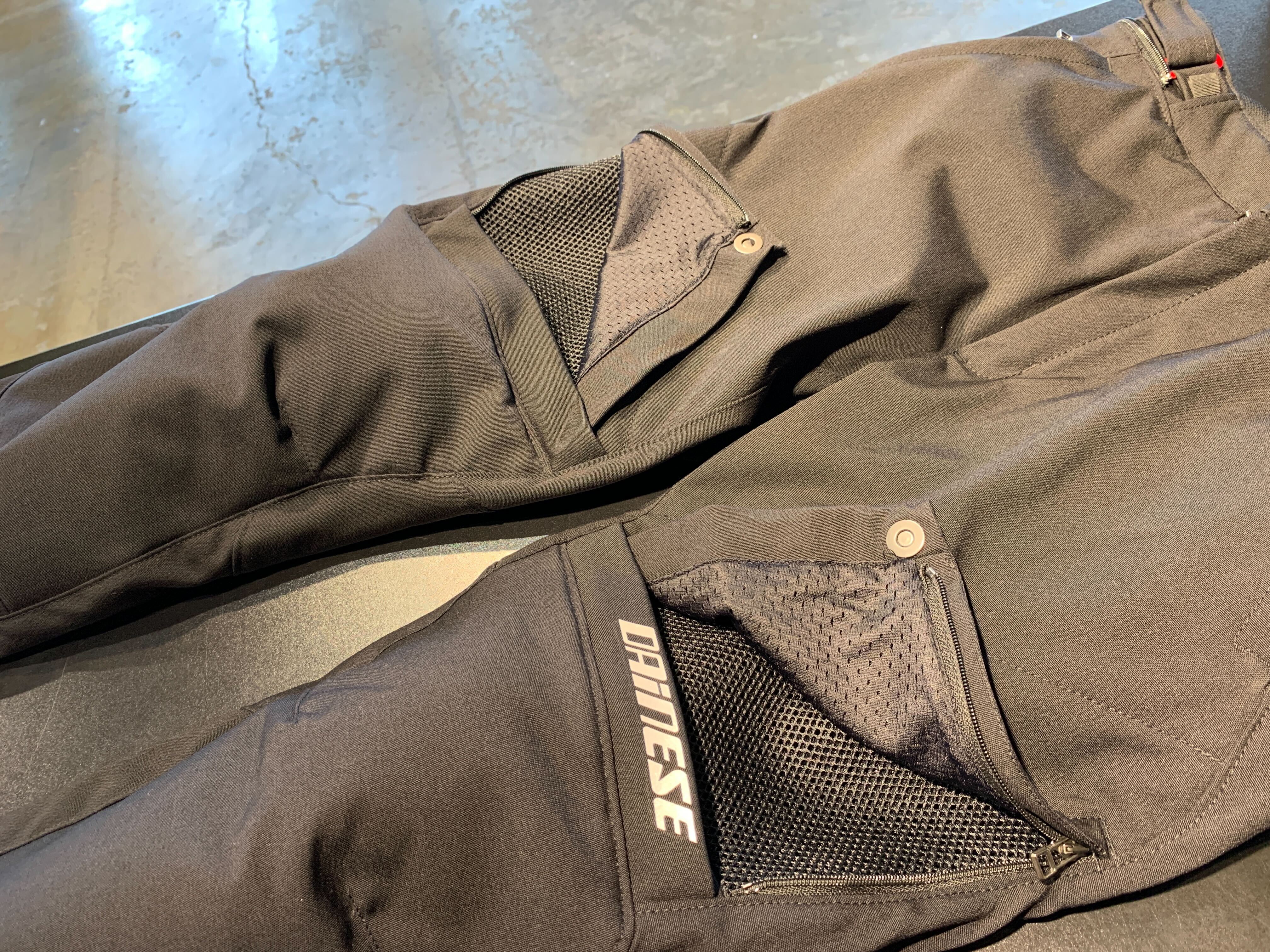 夏はやっぱりメッシュパンツでしょ！』という方にオススメのダイネーゼ