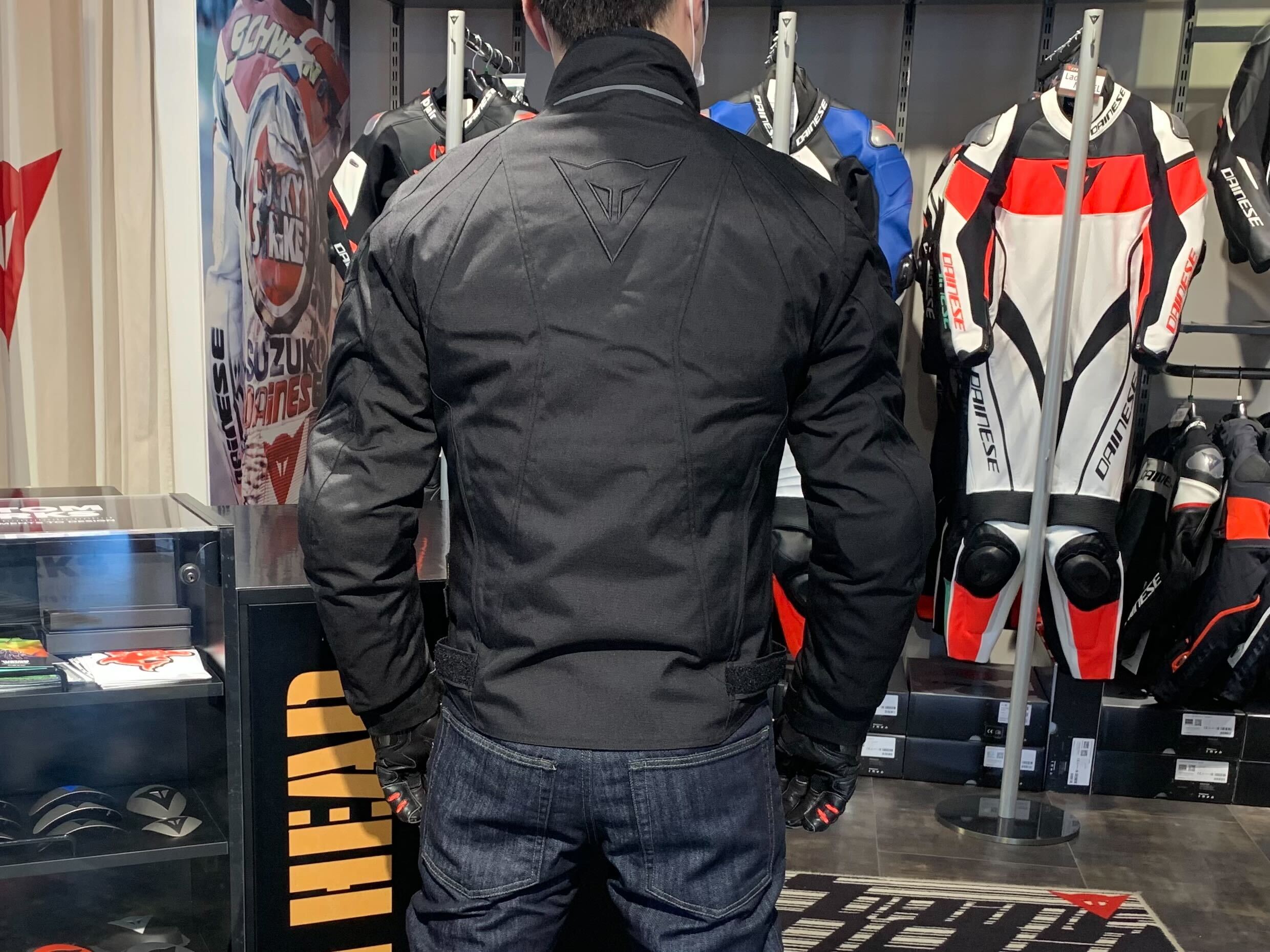 春シーズンに向けておすすめジャケットのご紹介！