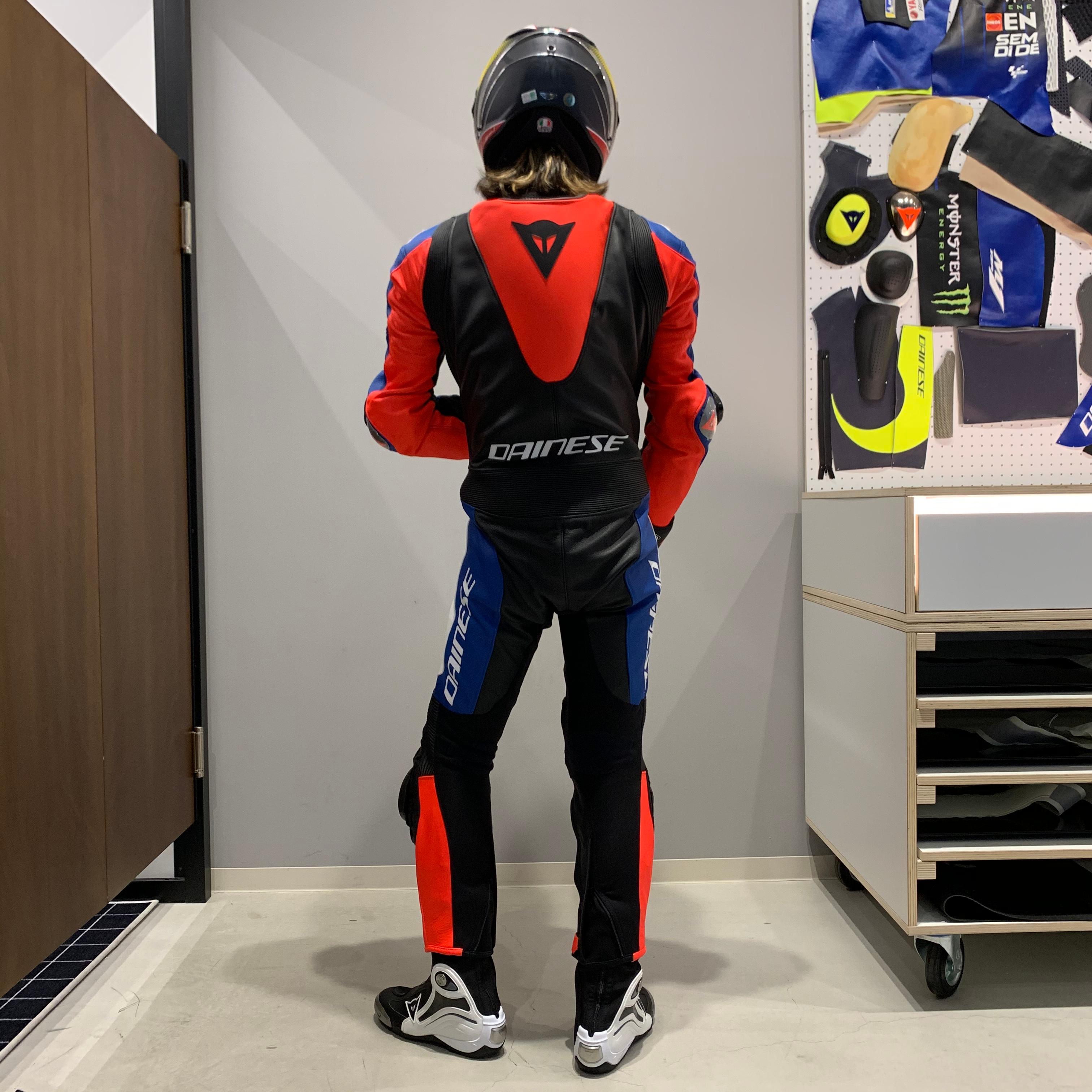 新旧【LAGUNA SECA】を並べて比較！ LAGUNA SECA 5 1PC LEATHER SUIT PERF.