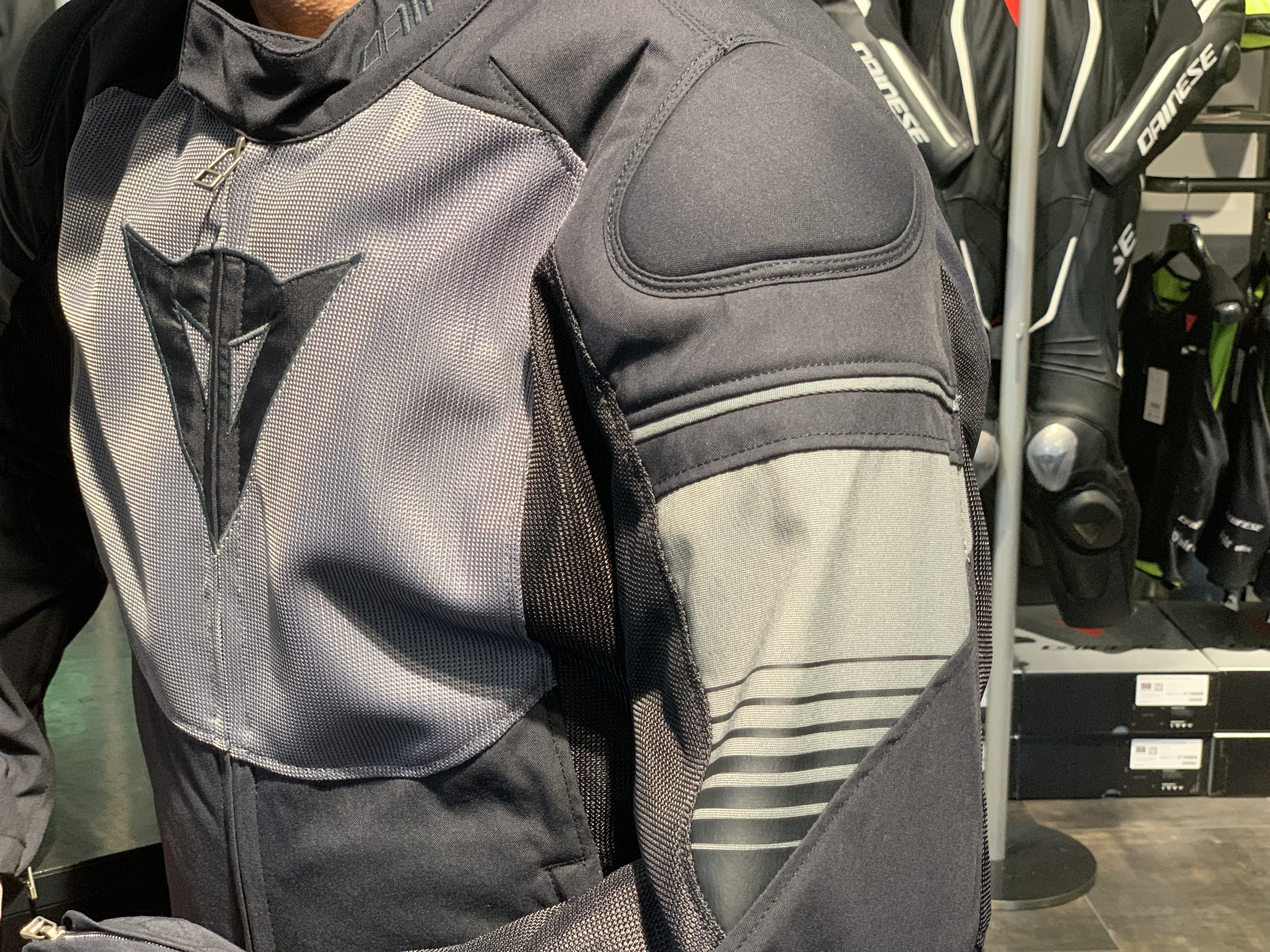 早期入荷】真夏に必須のメッシュジャケットが入荷しました！＋α【新作