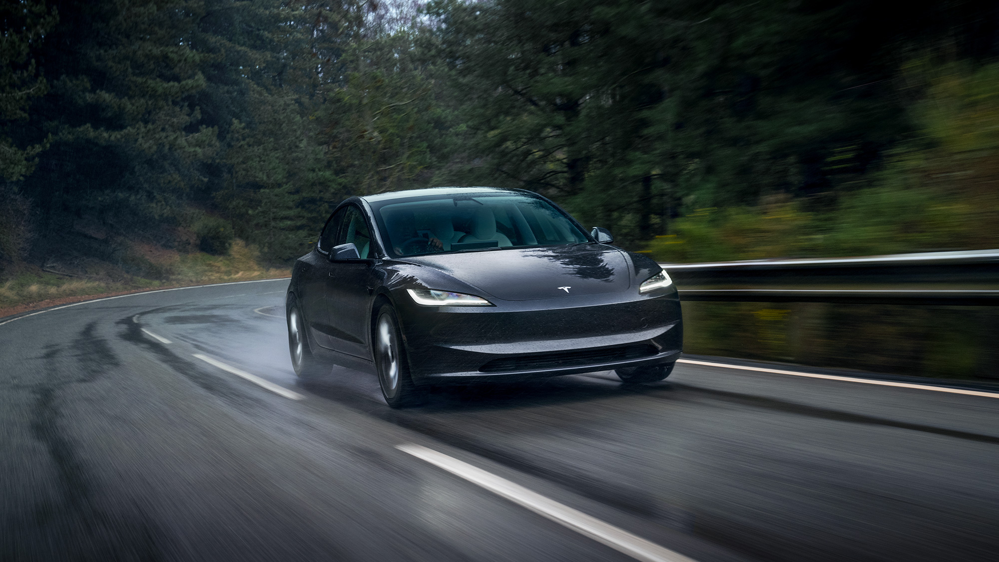 テスラ「モデル3」新車購入で「3年間スーパーチャージャー無料