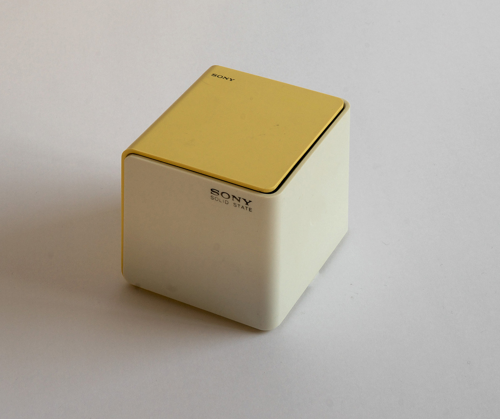 Sony TR-1825 Radio » ISO50 Blog – The Blog of Scott Hansen (Tycho