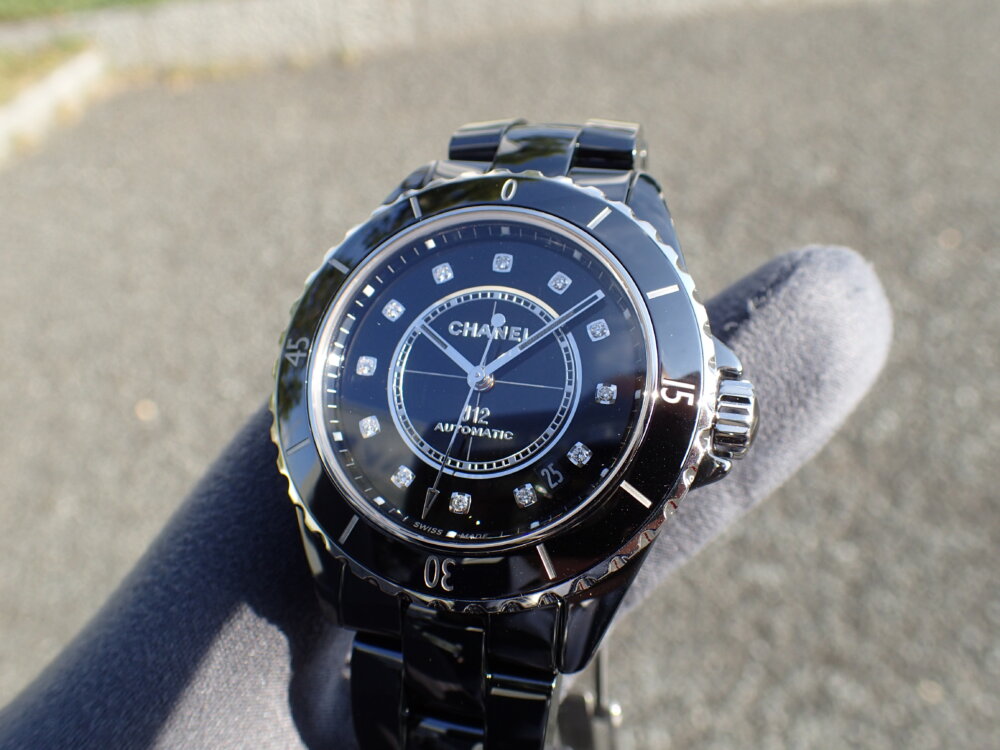 お待たせしました！シャネルの2019年新作モデル「NEW J12」ブラックが