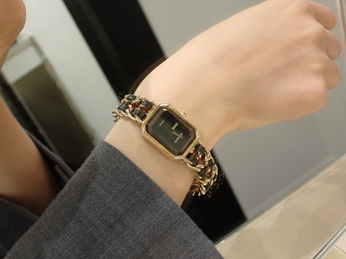 シャネル】チェーンが長いプルミエール!?新作の『プルミエール アイ