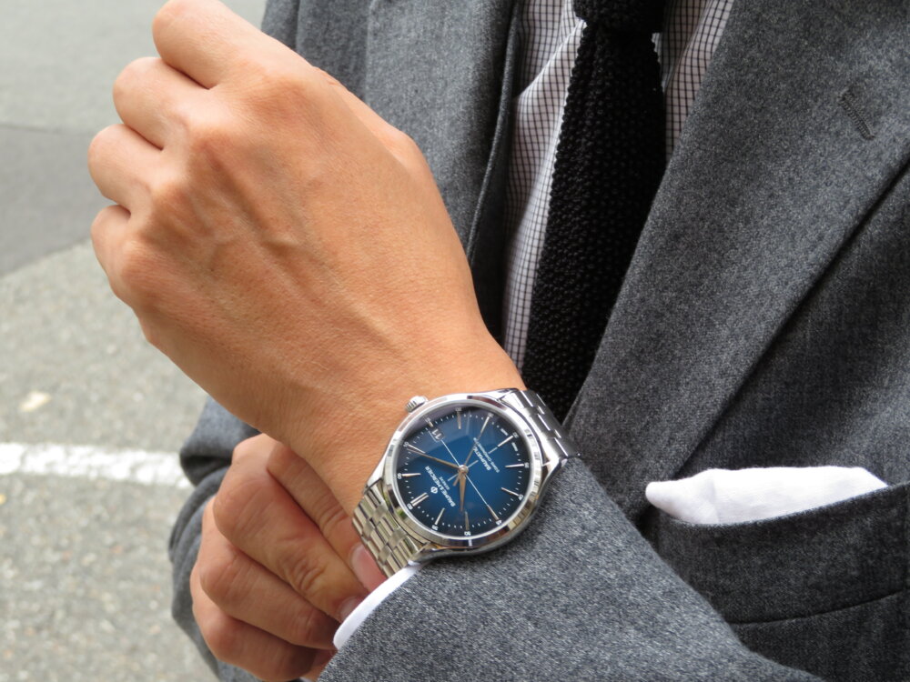 ボーム&メルシエ 重厚なグラデーションブルーを備えた人気モデル