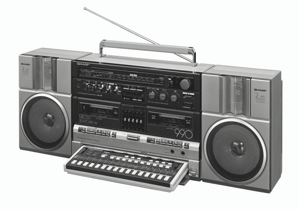 ジョージアで音楽を奏で続ける「ラジカセ」をきっかけに、当社の“業界