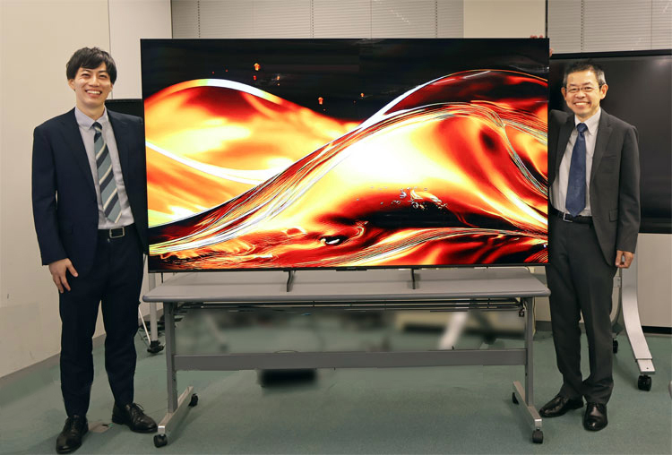 迫力の大画面85V型をラインアップ！高輝度で色鮮やかな4K mini LED