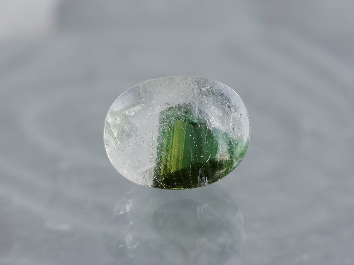 Green tourmaline in quartz 7.77 /グリーントルマリン・イン