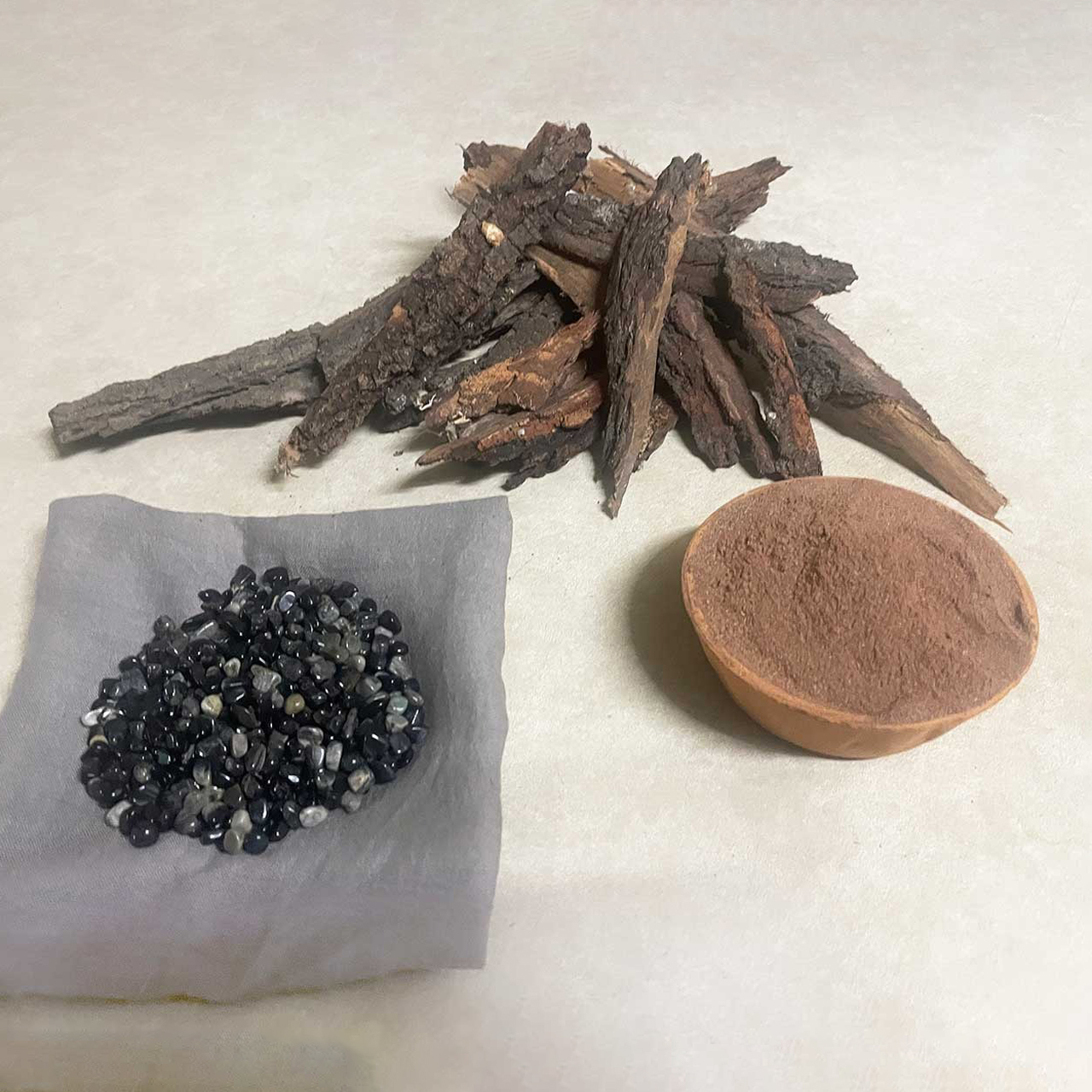 Black silica eye pillow /ブラックシリカ (アイピロー) | Hariqua