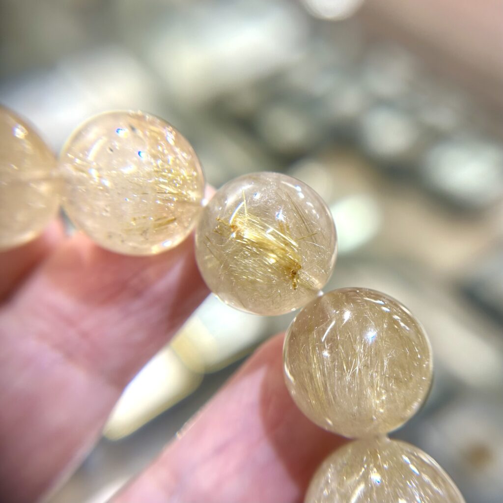 新社会人の方にオススメ！ゴールドルチルクォーツ｜4月9・10日新着