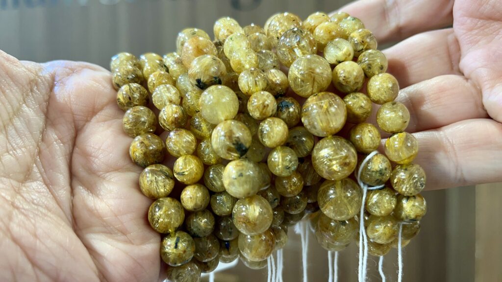 豪華絢爛！ゴールドルチルクォーツ（ヘマタイト入り）ブレスレット｜2