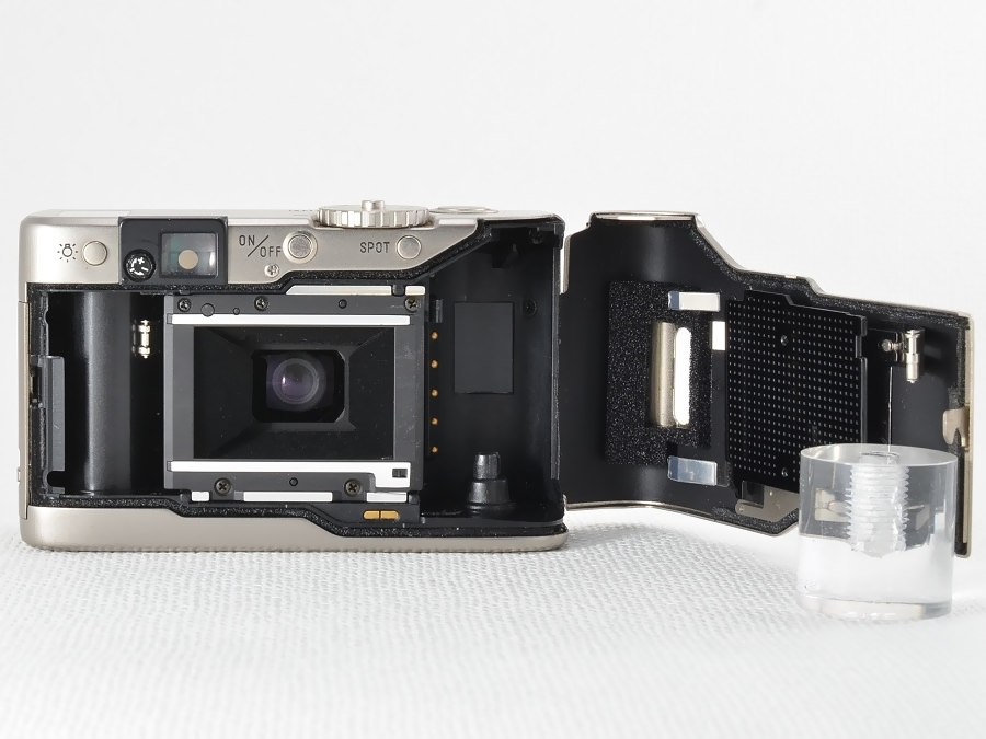 フィルムカメラぶらり撮影散歩10] MINOLTA TC-1はあなたをスナップ写真