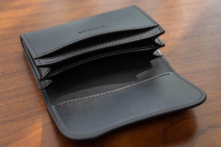 WILDSWANSの名刺入れ・カードケース『SURGE(サージ)』エイジング1日目