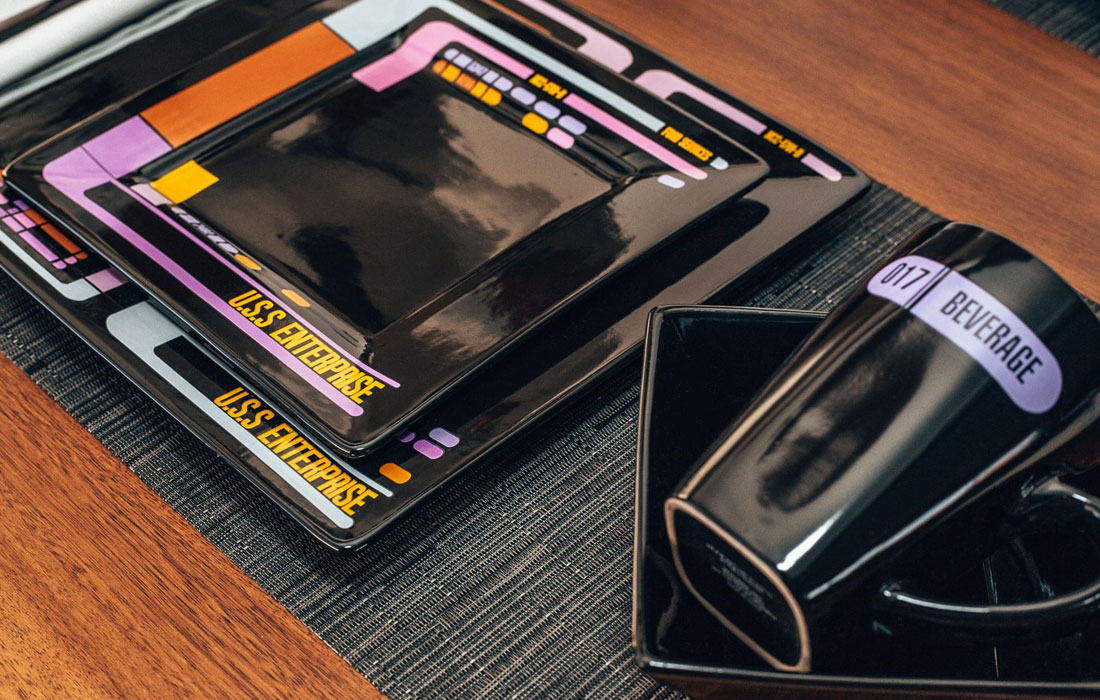 Drink and Dine in the 24th Century With Ukonic's LCARS-Themed STAR