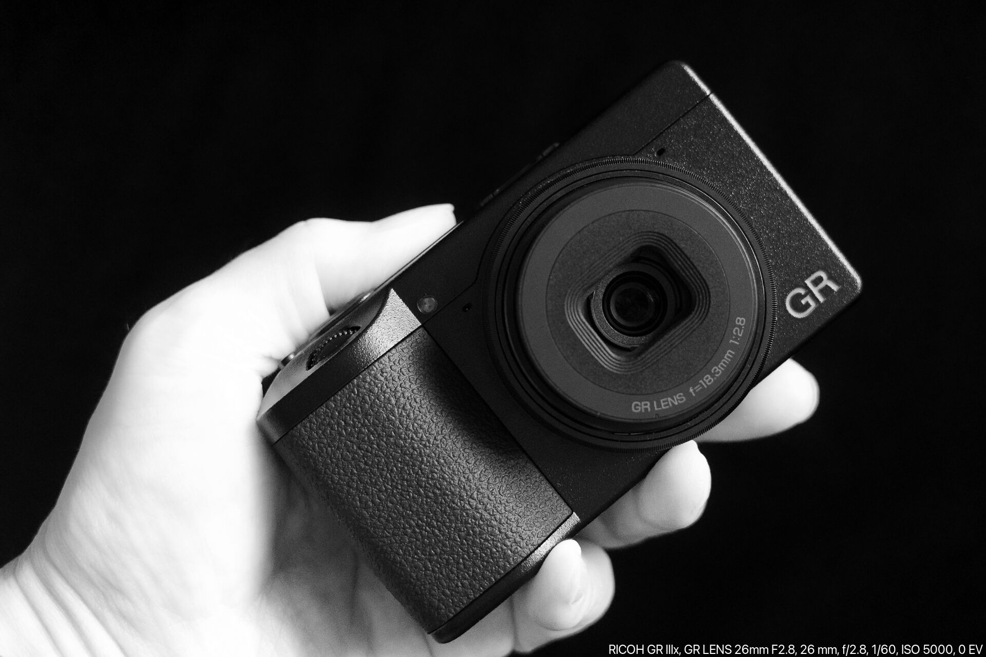 6年半ぶりにモデルチェンジした RICOH GR IV を発売日に入手した – 酔