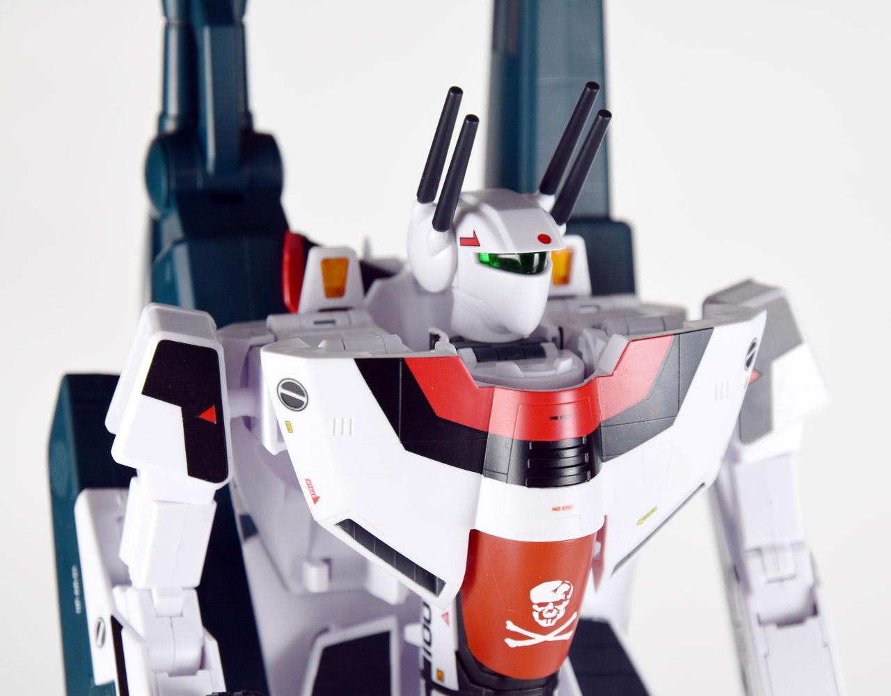 VF-1S Strike Valkyrie Hikaru Ichijo Custom Toy Review: Better Than