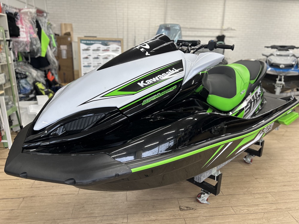 中古PWC〉カワサキkawasaki ウルトラ310R 2017年式 3人乗り【使用60
