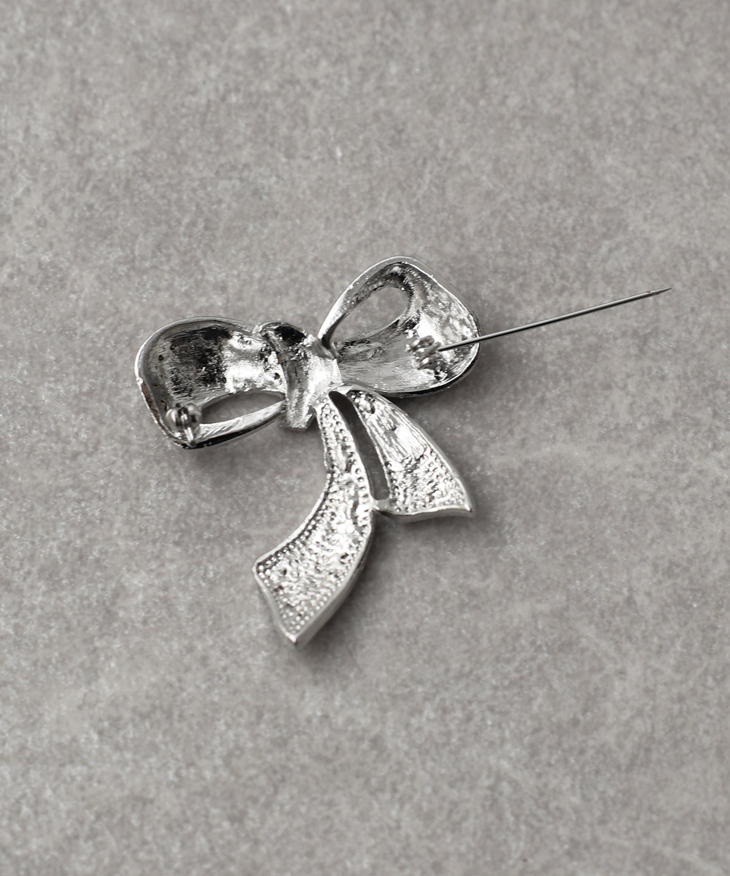 ビジューリボンブローチ – BLUE ONLINE