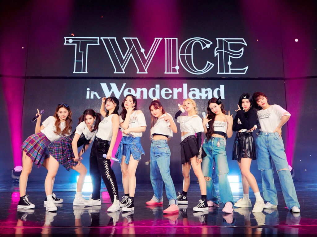 TWICE】 TWICE in Wonderland - BLUE-X.TOKYO