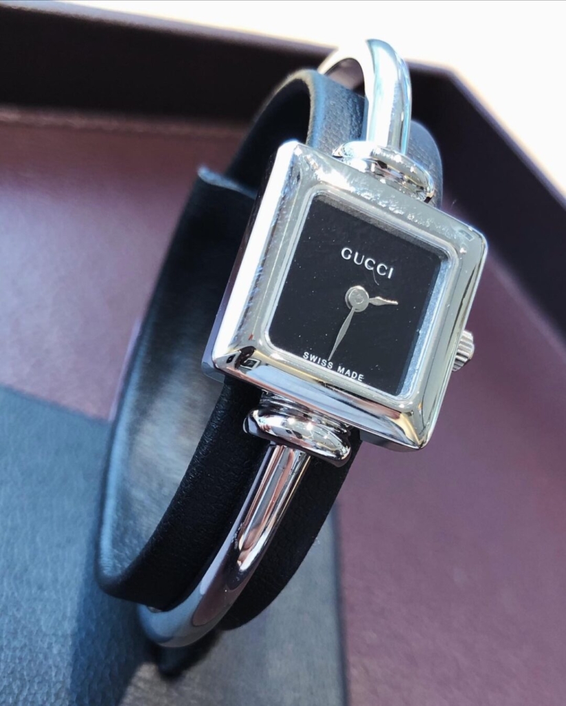 GUCCI】クラシカルな大人スタイル、優雅なデザインのバングルウォッチ