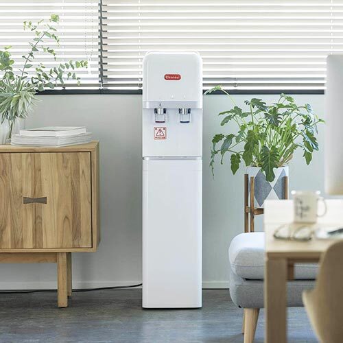 トータルビューティサロン「uka」で、水と美容の関係を考える