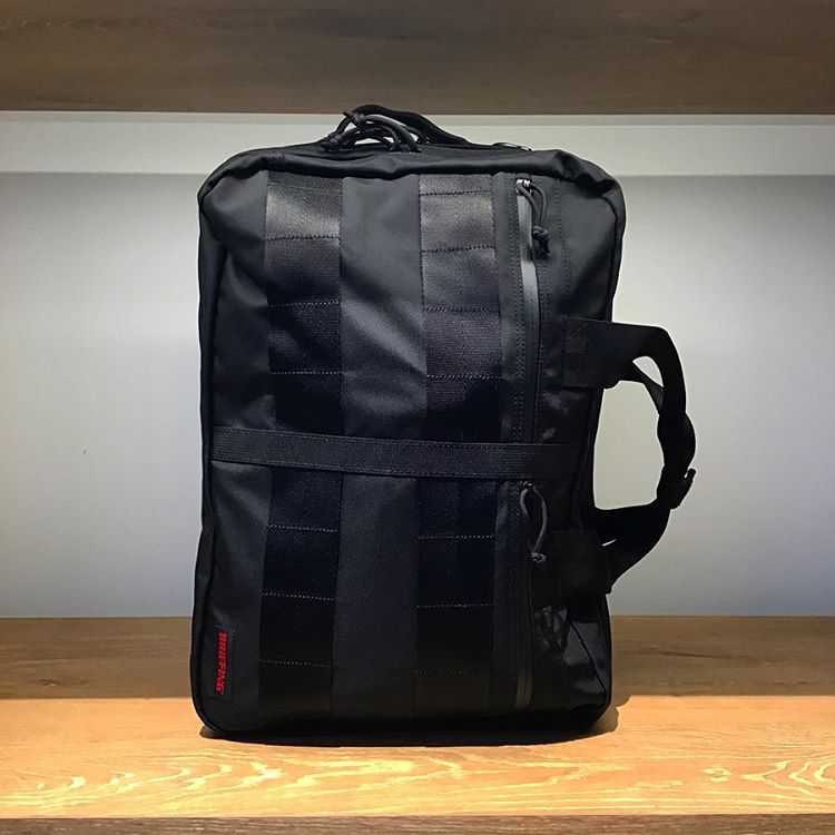 コンパクトでも収納力抜群！ブリーフィングの使える3WAYモデル「TR-3 S